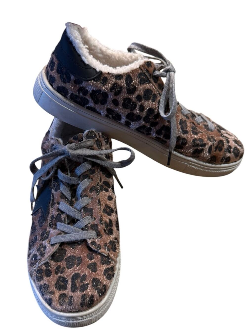 CCDB Star Women’s 8.5 Leopard Print Faux Fur Lined Skater Sneakers - Gray Laces